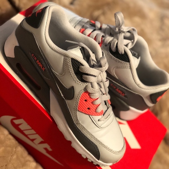 NIKE AIR MAX 90 - Picture 2 of 6